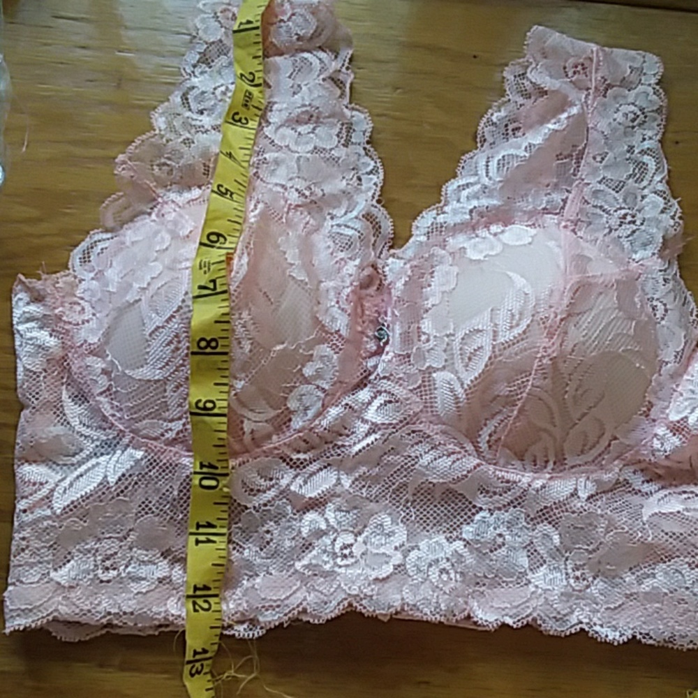4 unworn bralettes
